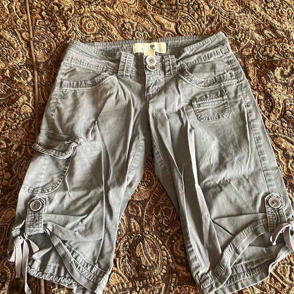 Light comfy cute capris